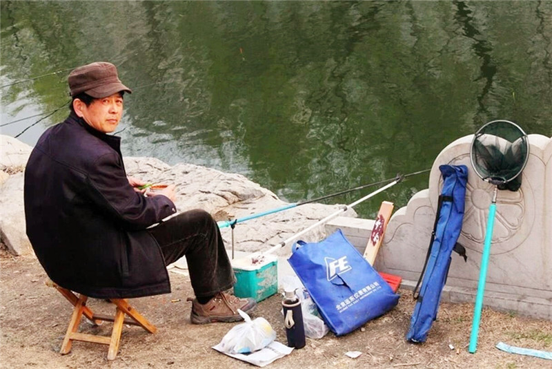 河南|河南老汉钓到一只“乌龟”，其背插4支箭，专家：这一竿值18亿