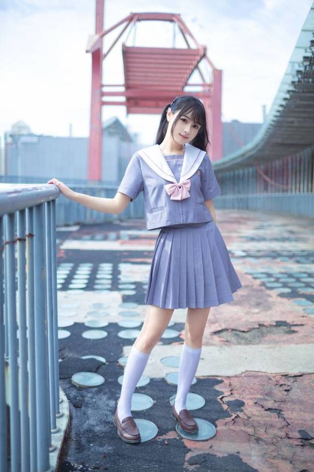 白丝jk长筒袜小姐姐