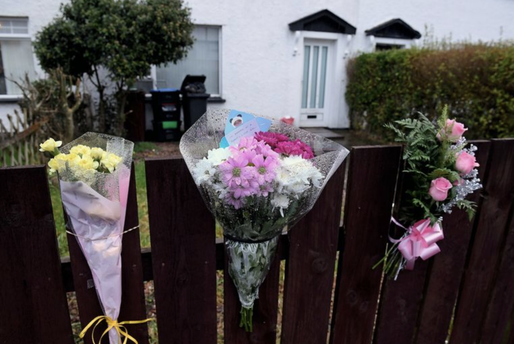 英国_社会|英国5岁女孩被父母谋杀，尸体被发现时牙齿变黑多处骨折