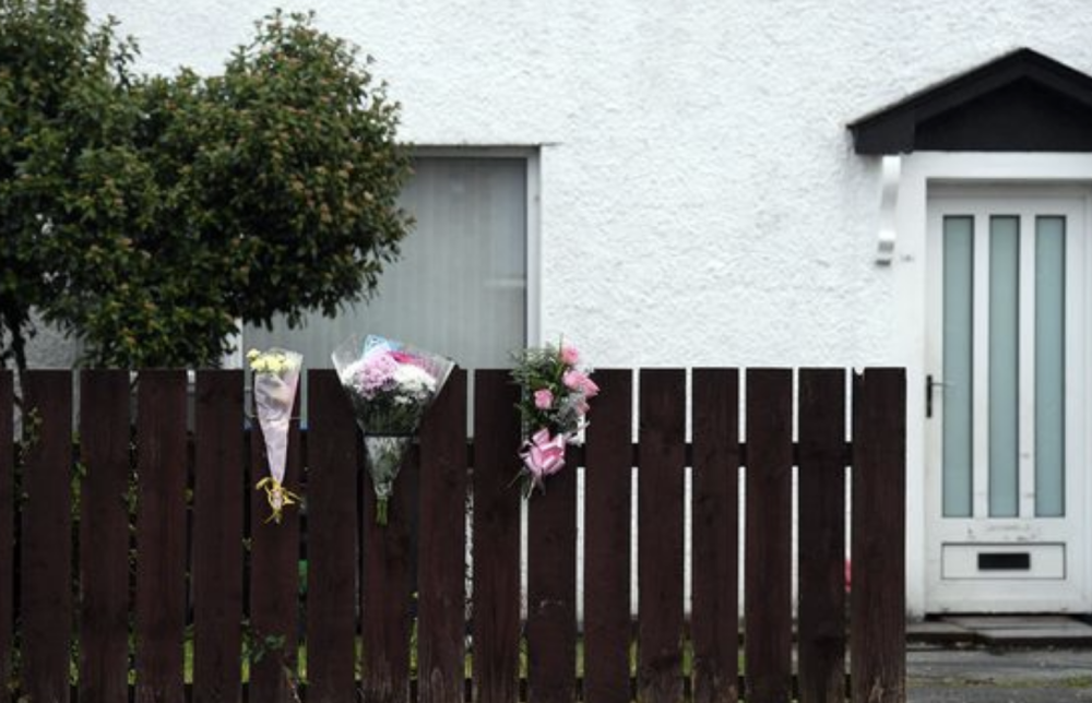 英国_社会|英国5岁女孩被父母谋杀，尸体被发现时牙齿变黑多处骨折