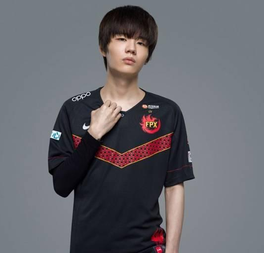 LPL：刘青松身患怪病？一紧张就全身痒，FPX世界赛悬了？