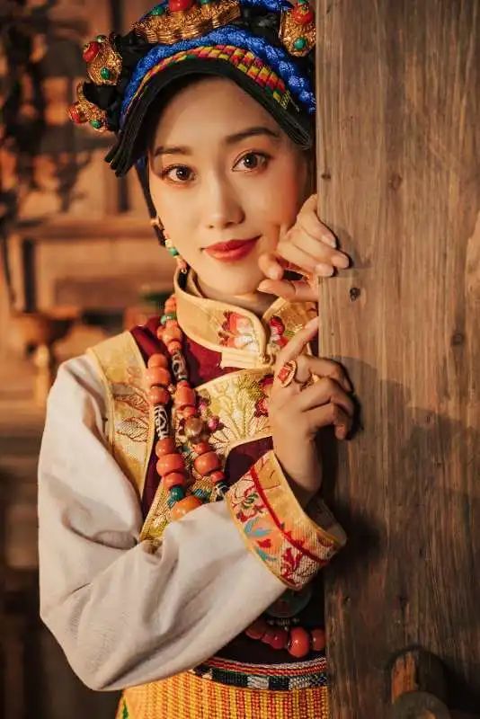 阿斯满用歌曲阿爸阿妈倾诉世间最真的爱