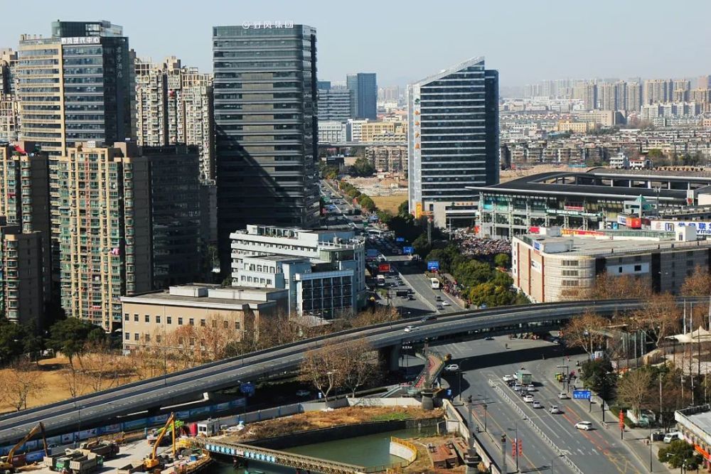 总价10738亿超恒隆地块杭州市中心三芒星巨幅地块滨江竞得