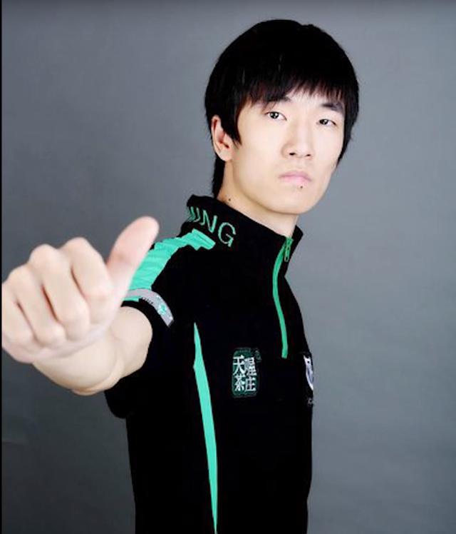 魔兽争霸3要拿冠军先砸键盘infi支招精灵王sky也一样