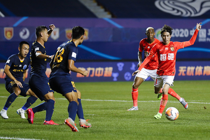 看完广州德比大战终于知道张修维在场上的传球为何除了横传就是回传