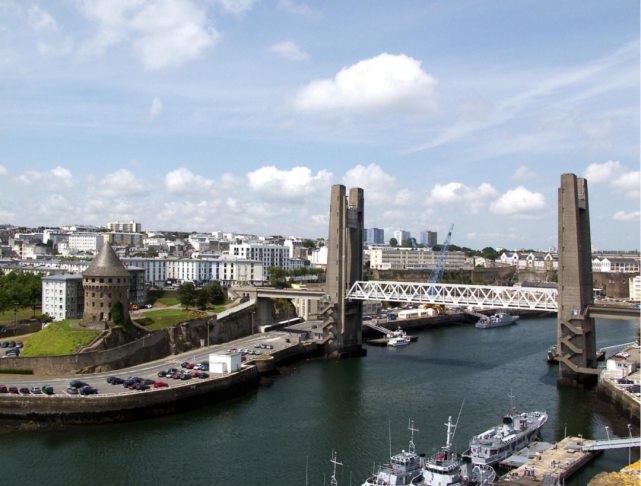 法国布列塔尼海港工业城市——布雷斯特,拥有蔚蓝海岸之外的法国第二