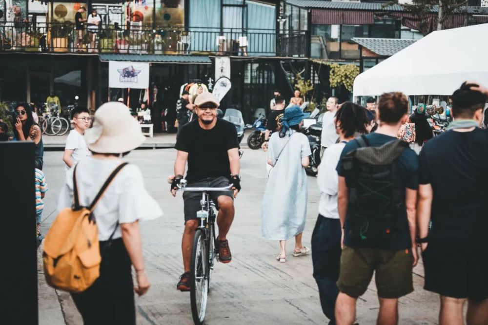 盛夏|盛夏里的一个寻常周末，还是去摆摊吧