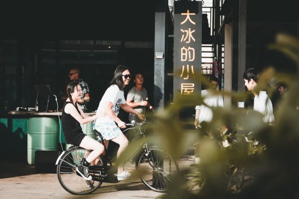 盛夏|盛夏里的一个寻常周末，还是去摆摊吧