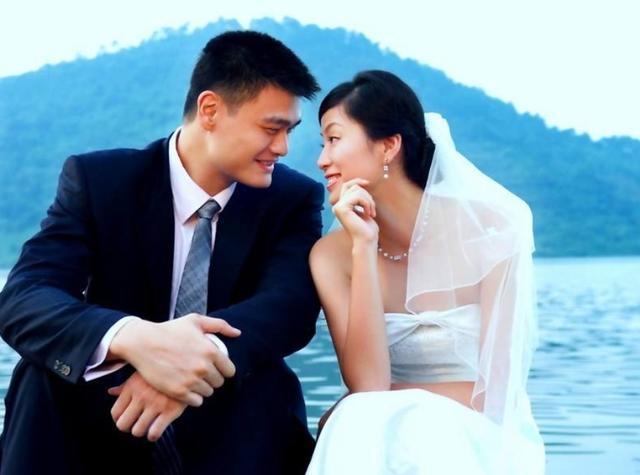 姚明妻子易建联妻子最后看周琦的网友没对比没差距