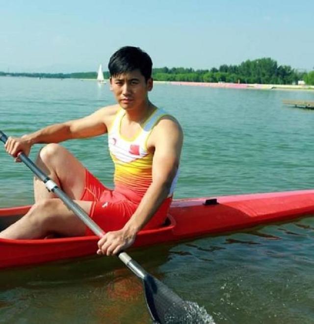 于晓光|于晓光两年没拍戏，为何还受到著名女星秋瓷炫青睐，并向他求婚？