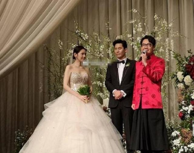 于晓光|于晓光两年没拍戏，为何还受到著名女星秋瓷炫青睐，并向他求婚？