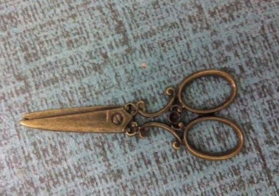 4把剪刀,你会选哪一把当武器用呢?测出你最大的心结是什么