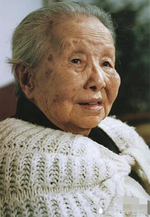 张爱玲|为何民国文人都不喜欢冰心？被鲁迅、林徽因瞧不起，还遭张爱玲讽刺！