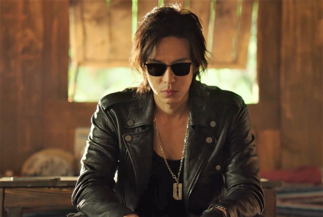 《重启之极海听雷》兼职玩事业,来看看黑眼镜本来又飒又酷的模样