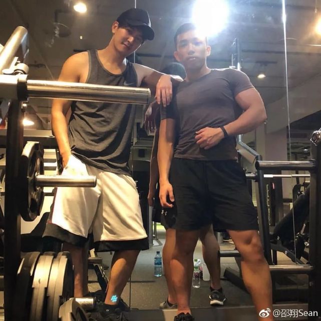 还记得《恶作剧之吻》里的张武仁吗?他现在长这样