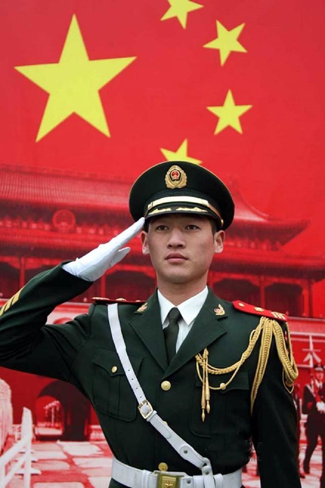 升旗6200次无失误放弃高薪留守北京高红甫一辈子都是升旗手