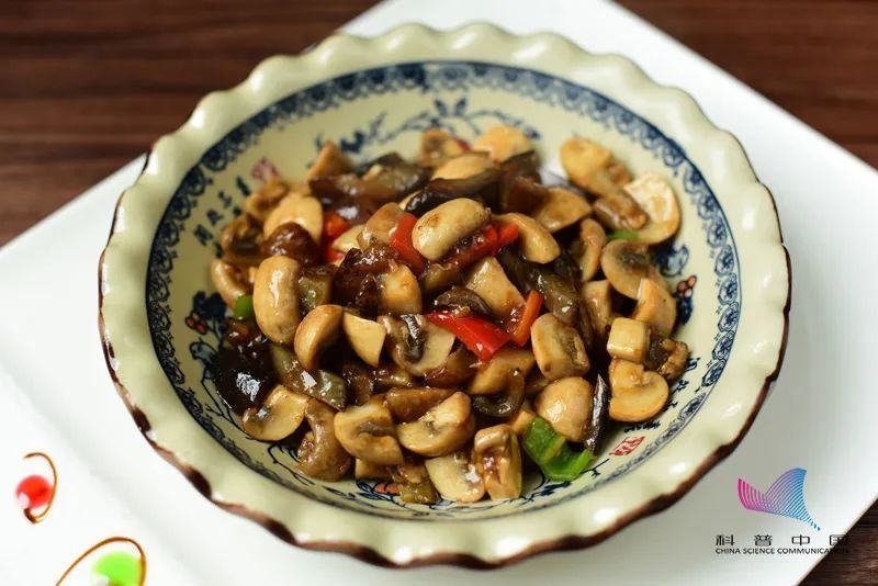 蘑菇|警惕！这道“菜”不要随便吃，最近已致多人死亡！更糟糕的是…