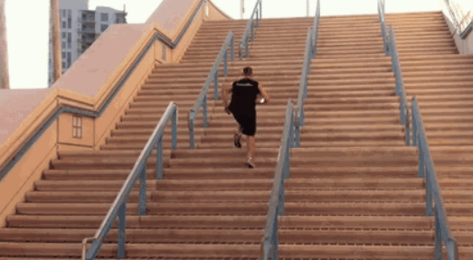 腰酸背痛|中老年女性突然腰背痛？可能是这种病！赶紧告诉你老婆！