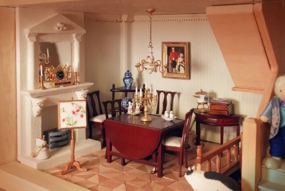 西西|沉迷“爬格子”游戏七十年，西西撬动十八世纪历史的天空