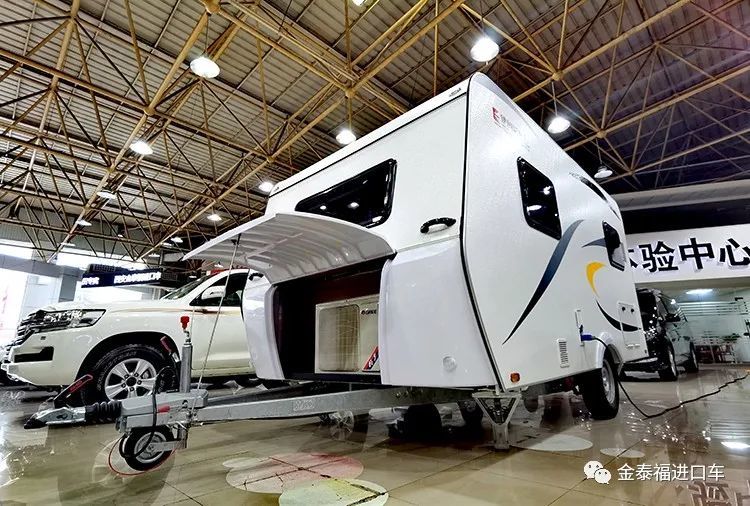 网红拖挂房车6米大空间颜值不输进口车