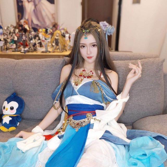 腐团儿凭这一组照片稳坐cos一姐位网友还原度100