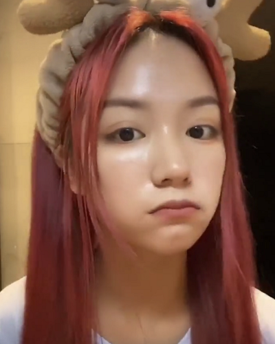 网红刀小刀素颜是啥样看清她的面部状态还是你心中的女神吗