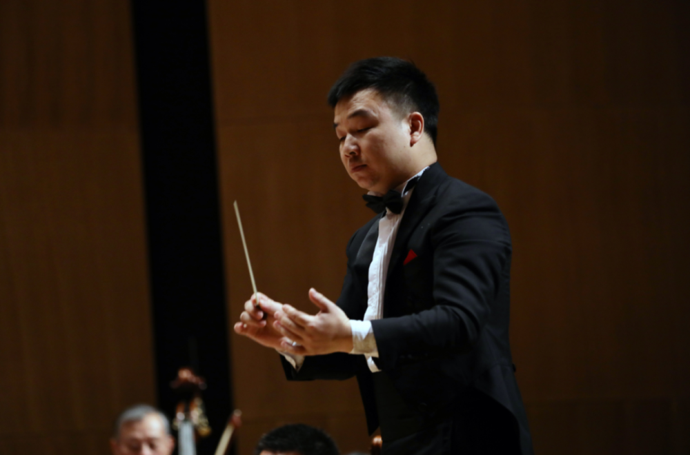 演绎红色经典重温峥嵘岁月讴歌英雄气概