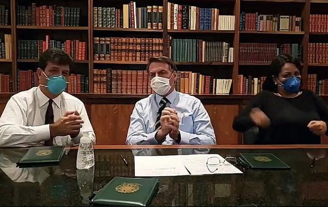 米歇尔·博尔索纳罗|没康复还是新冠后遗症？巴西总统自称身体虚弱，肺部好像“发霉”了