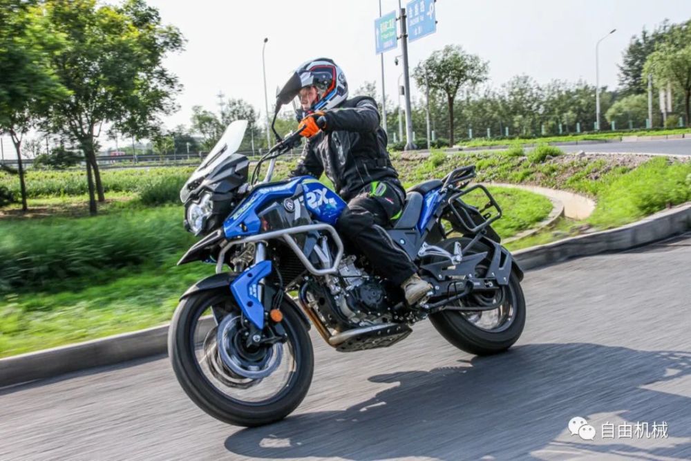 越野车级动力感受的国产拉力试驾赛科龙rx500