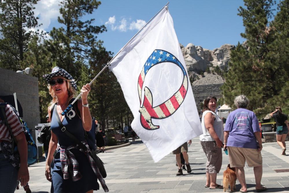 特朗普|奉特朗普为“救世主”，美国阴谋论组织传入欧洲