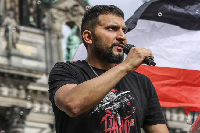 特朗普|奉特朗普为“救世主”，美国阴谋论组织传入欧洲