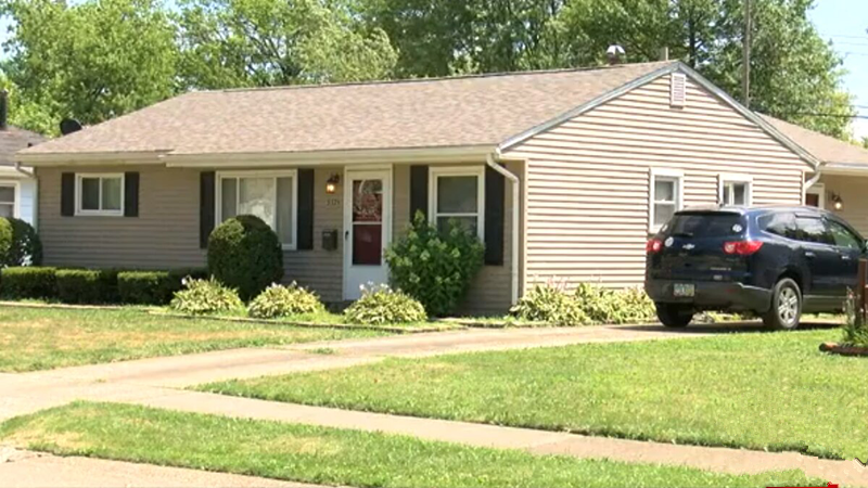 警察|男子因没去上班老板向警方报案，警察上门发现一家5口全都死亡