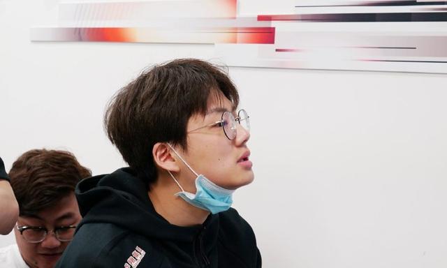 lol包桑喊话小乐言你还敢不敢招惹我被妈妈粉喷破防现场动怒