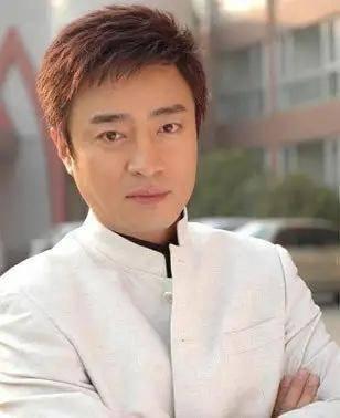 打星何中华他是被当作港星的东北人出道34年为何不火