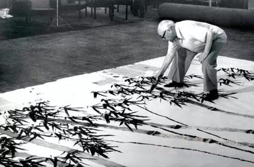 范曾|范曾：账房先生水准，凭啥赶超八大山人？专家说真行，引网友怒赞