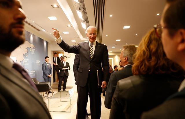 英国政府|英国政府的“特朗普困境”：如果他败选，英国该怎样搞好和拜登的关系？