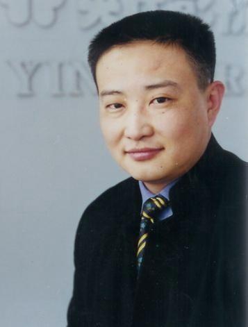 当然剧中还有饰演潘大庆的刘金山,他是马大姐邻居,蹭吃蹭喝的假大款