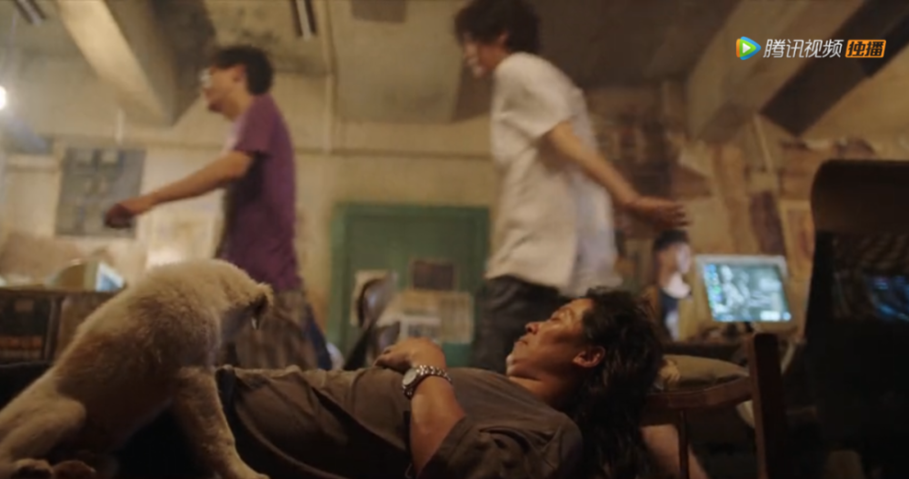 以家人之名|电视剧榜单：谭松韵《以家人之名》上线即巅峰，榜首鹿晗贡献喜人