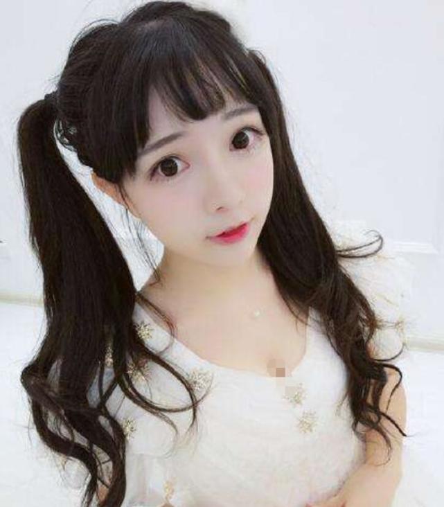 王奕萌又一张照片忘记p,坦克身材又被实锤,这次真的洗不白了