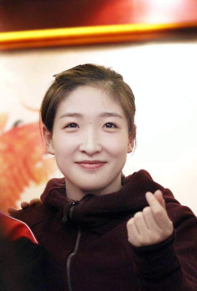 位队员的粉丝最多,刘诗雯的粉丝团,应该是一个庞大的群体,可爱的小枣