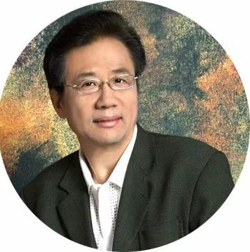 先后从师于著名作曲家龚耀年,施万春教授.