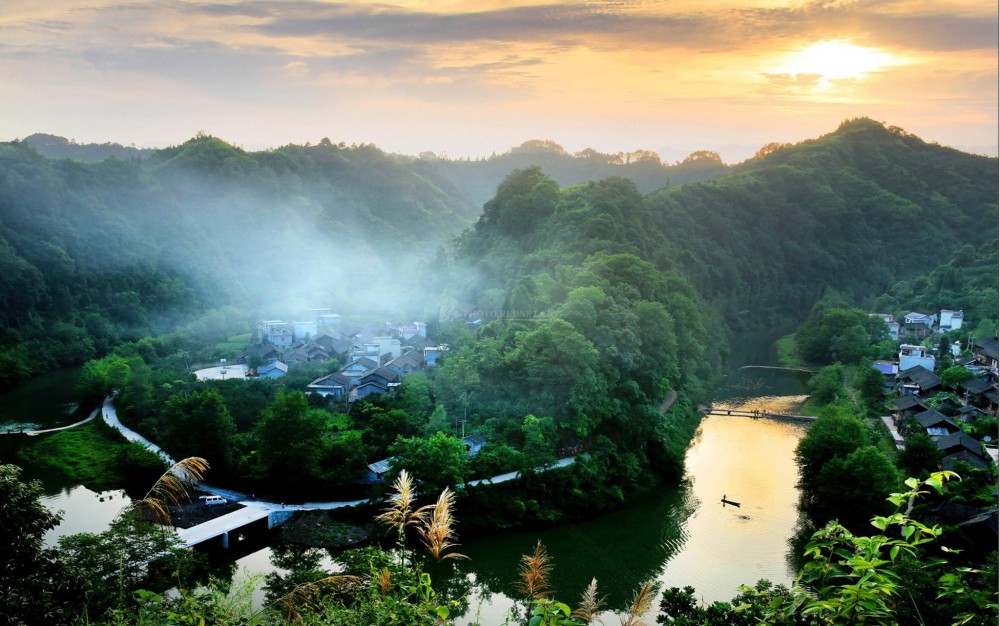 回家的山道旁边是熟悉的洞阳水库.