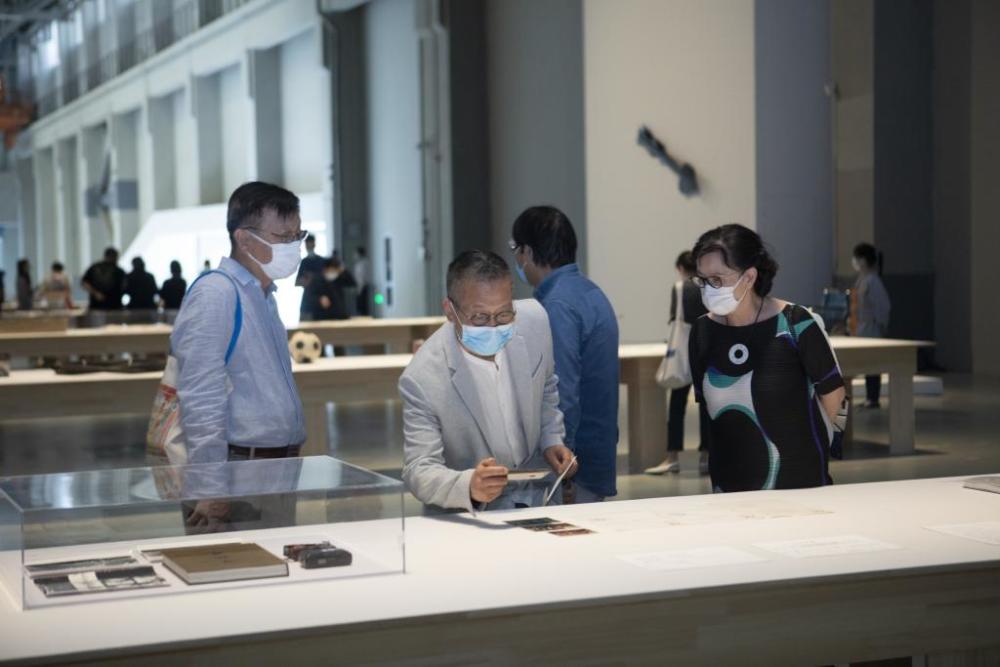 上海当代艺术博物馆|上海当代艺术博物馆疫情后首展：跃入历史的“海浪”