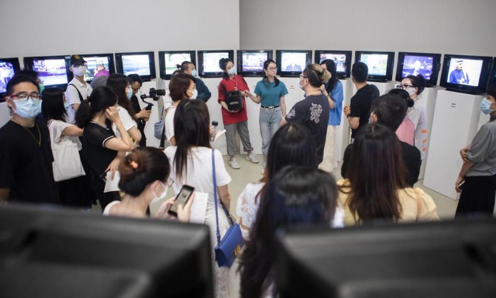 上海当代艺术博物馆|上海当代艺术博物馆疫情后首展：跃入历史的“海浪”