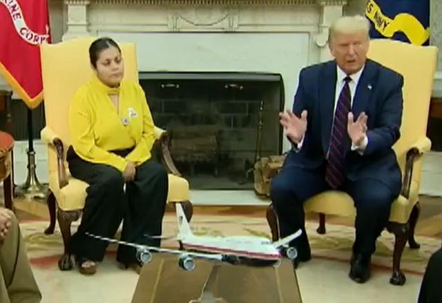 唐纳德·特朗普|年仅20岁美军女兵遭男上司锤杀肢解，特朗普：我愿支付丧葬费