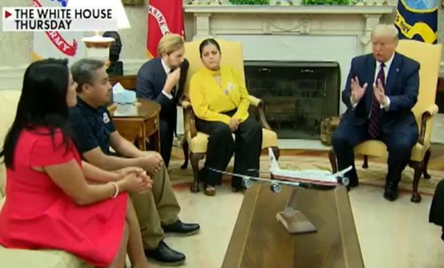 唐纳德·特朗普|年仅20岁美军女兵遭男上司锤杀肢解，特朗普：我愿支付丧葬费