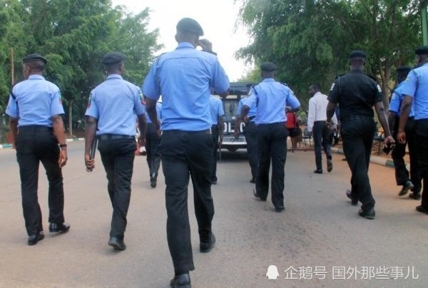 阿萨巴|4男1女5人刚搬入新家，两天后邻居发现死了4人