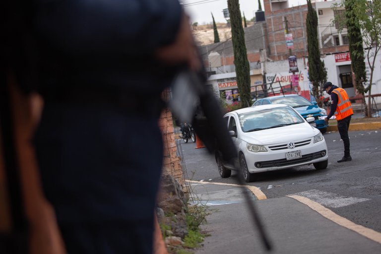 墨西哥_社会|墨西哥刑事调查局长查案途中失踪，7个月后在乱葬坟中被挖出