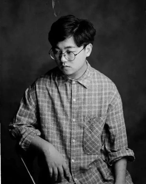 《理想三旬》词作人唐映枫:人的孤独,是值得把玩的玩具