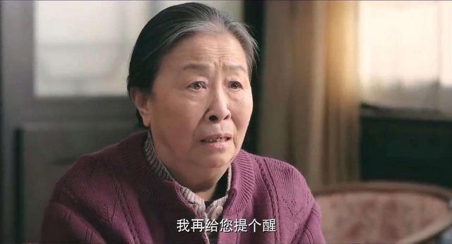 丑娘张少华近况流出坐轮椅与粉丝打招呼身材消瘦惹人怜